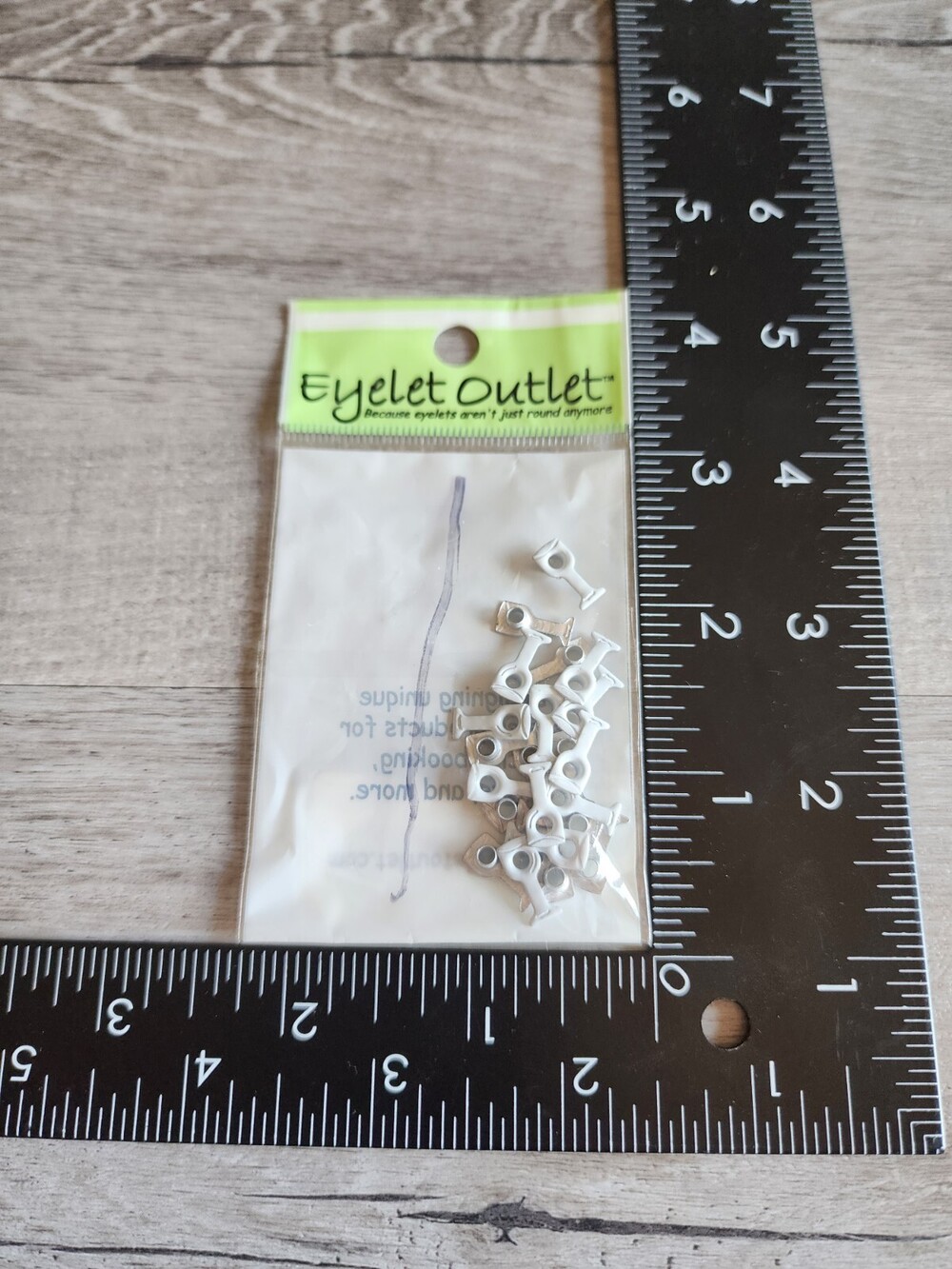 Eyelet Outlet - Wine Bottle Eyelets Scrapbooking Embellishments NEW #49